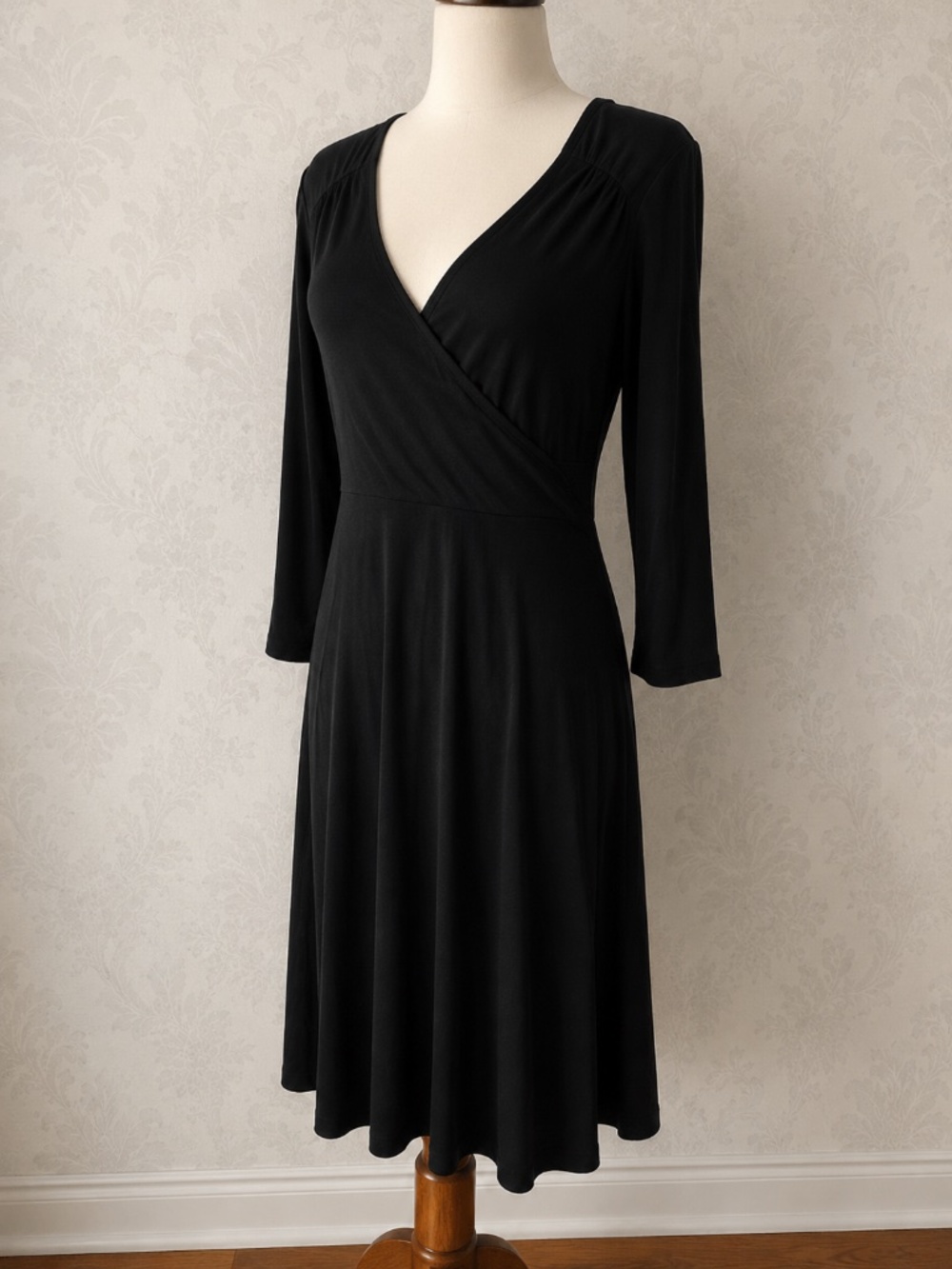 LOFT Black Faux-Wrap Knit Dress – Long Sleeve V-Neck with Waist Tie - Size 6